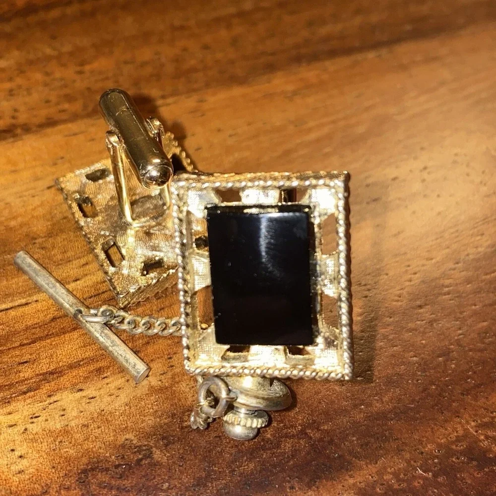 Cufflinks Gold tone black Center Very Nice Classic Men's Jewelry